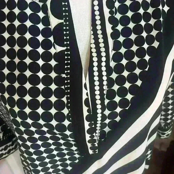 Liz Claiborne small (oversized) blouse. NWOT. Excellent condition. Wrinkle free - Picture 9 of 10